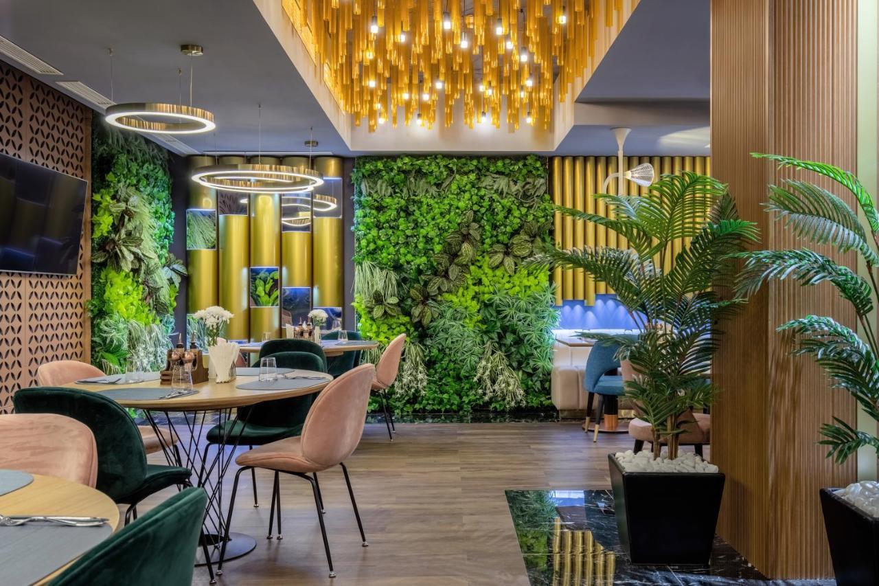 Hotel Kristal Foksány Kültér fotó