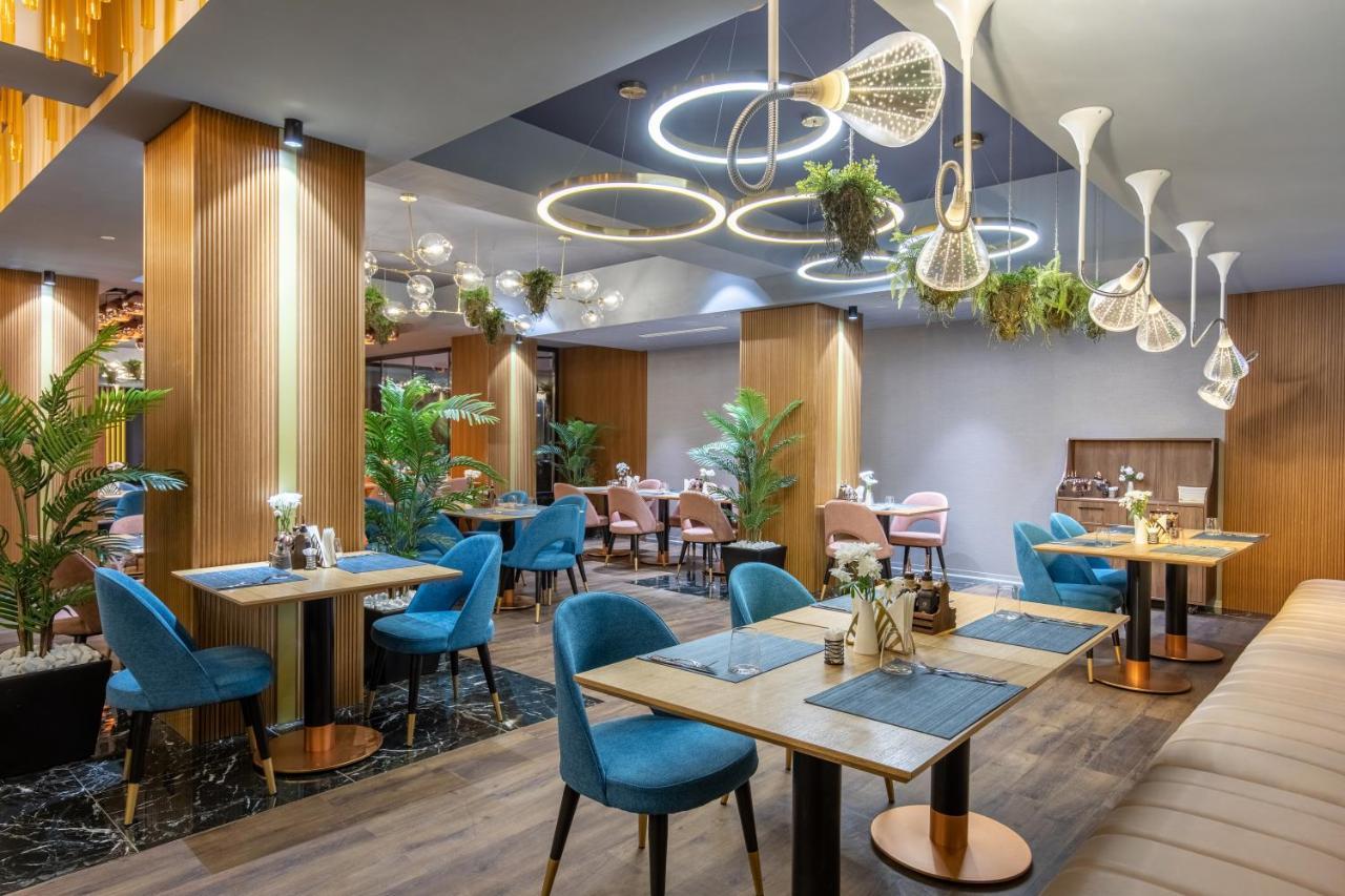 Hotel Kristal Foksány Kültér fotó